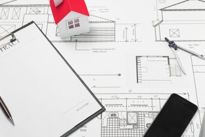 Quel constructeur de maisons en Charente-Maritime choisir pour une maison RE2020 ?
